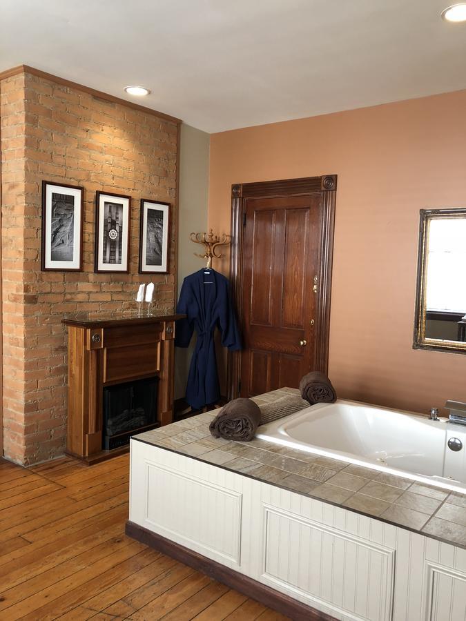 Weller Haus Bed, Breakfast & Event Center Bed & Breakfast Bellevue ภายนอก รูปภาพ